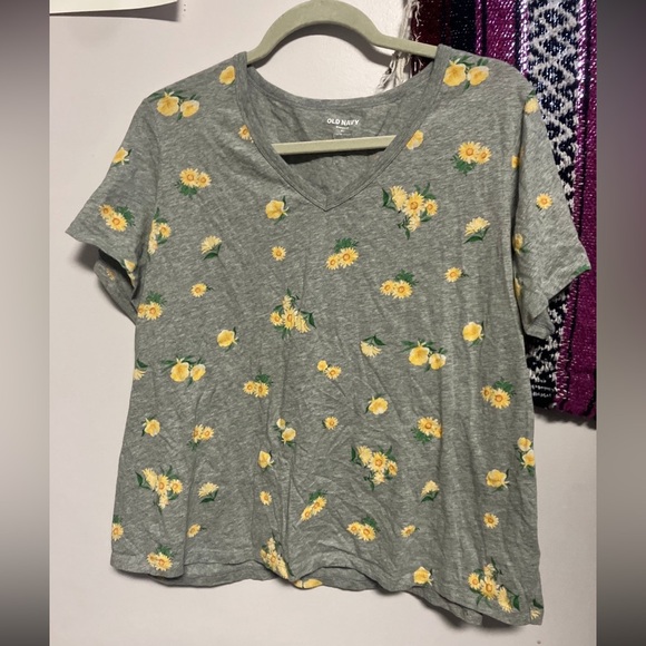 Gray top with yellow Floral Women's Top - Picture 1 of 8